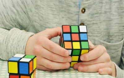 Kde bych sehnal samolepky na Rubikovu kostku?
